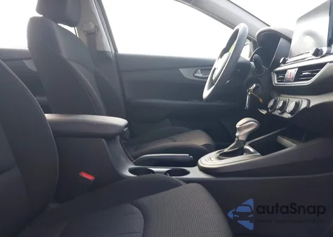 2021 Kia Forte Lxs из США, поврежденный, VIN 3KPF24AD1ME406086